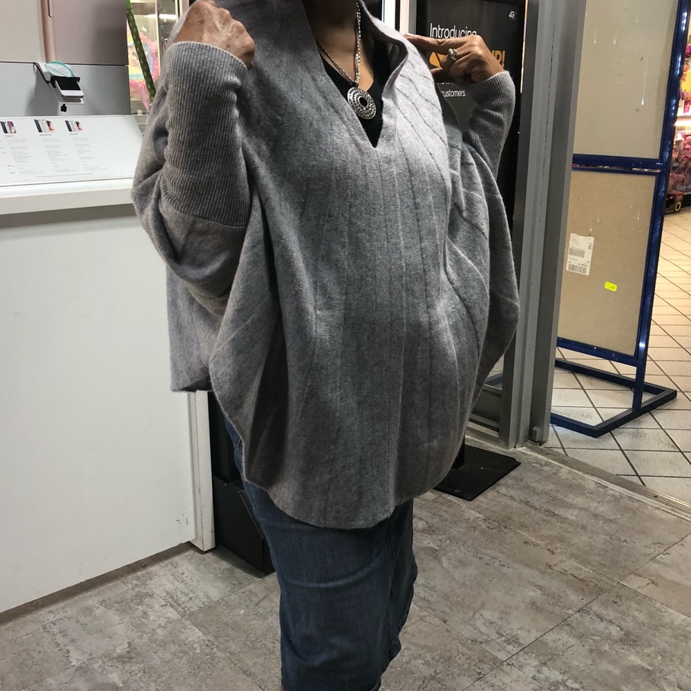 sweater - Picture 2 of 3